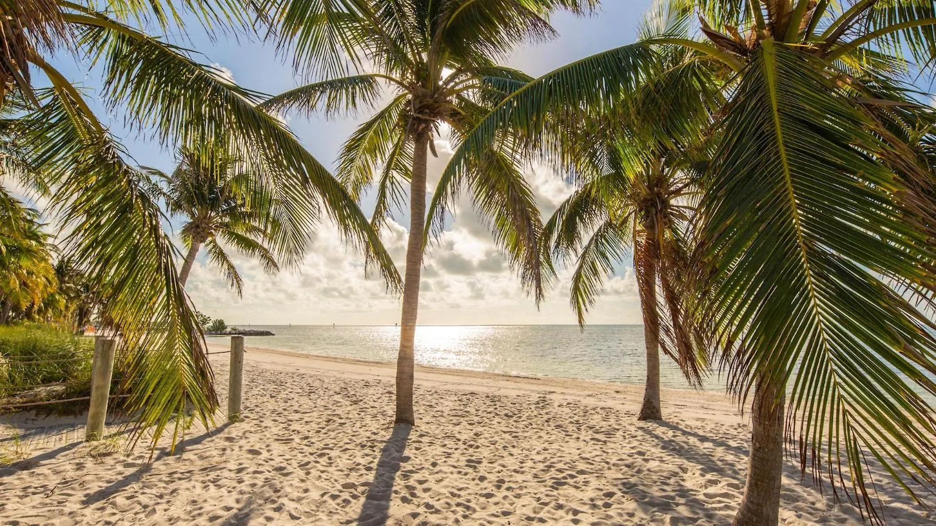 Sundrenched Reflections By Last Key Realty Key West Appartement